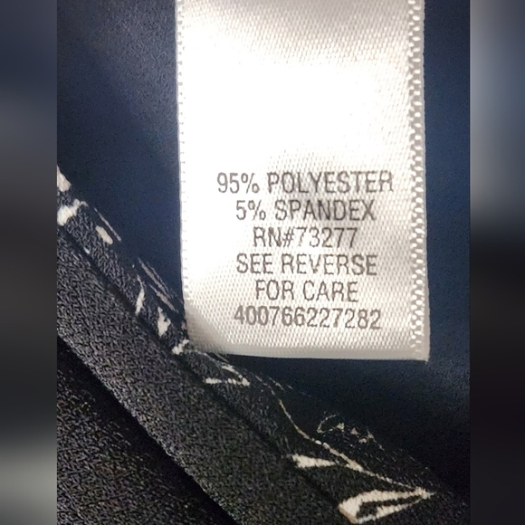 Candie's XS Knot Front Top - Picture 4 of 4